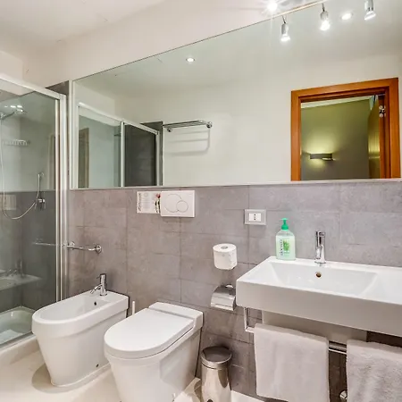 Alojamento de Acomodação e Pequeno-almoço Rovati 3*